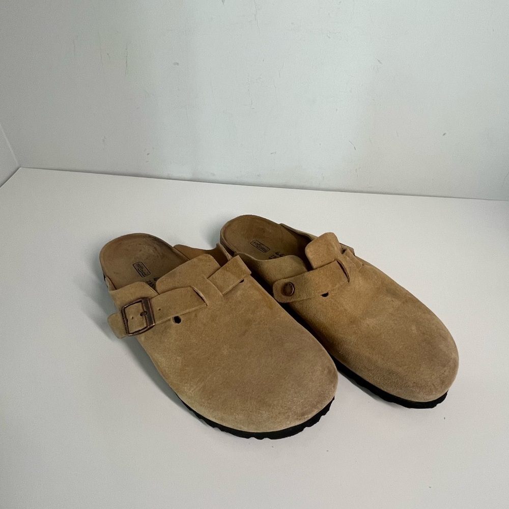 Birkenstock Boston Soft Footbed
Suede Leather Clogs